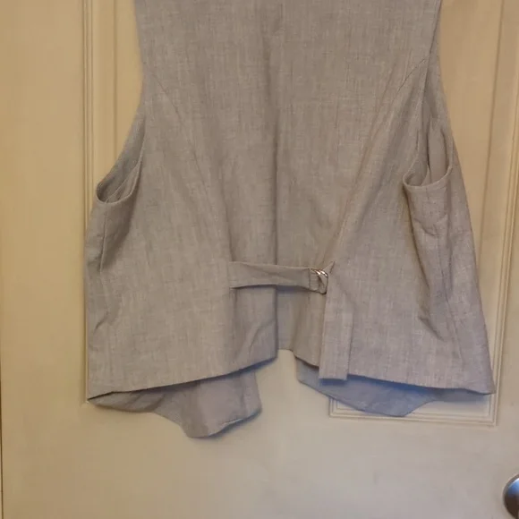 NWOT Abercrombie & Fitch XL Grey Tailored Vest - Picture 8 of 8